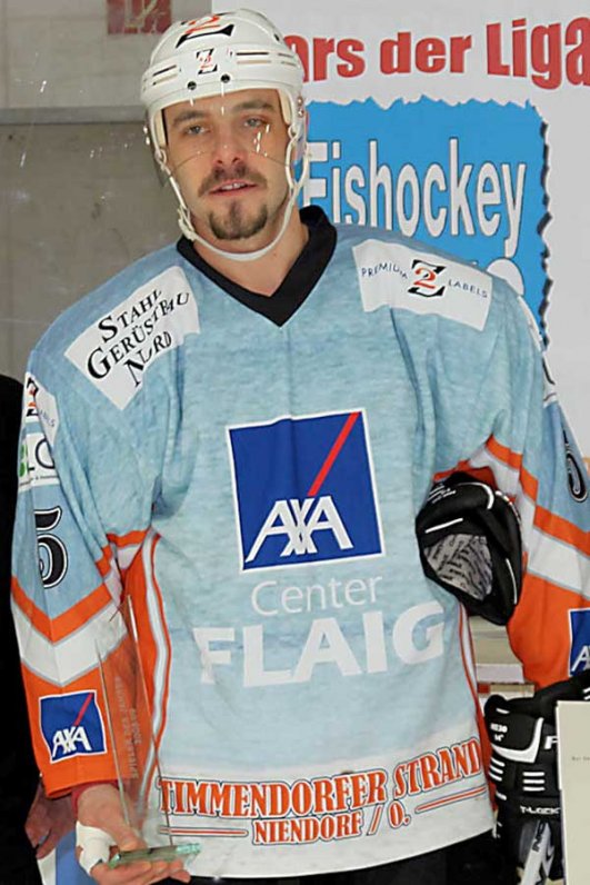 Foto: Marcus Klupp bei der Auszeichnung zum Spieler der Saison (Quelle: Eishockey News - Hartmann)